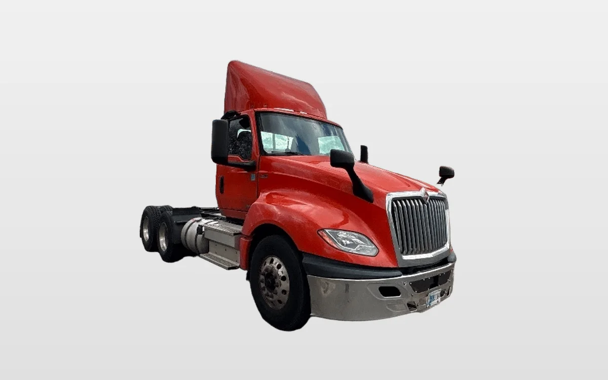 2021 International LT - image 1