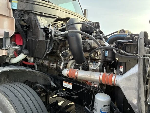 2022 Freightliner Cascadia - image 17