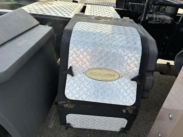 2022 Freightliner Cascadia - image 14