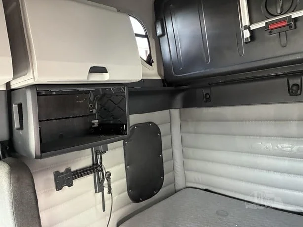 2022 Freightliner Cascadia - image 35