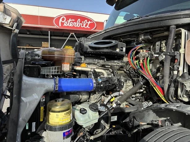 2022 Freightliner Cascadia - image 13