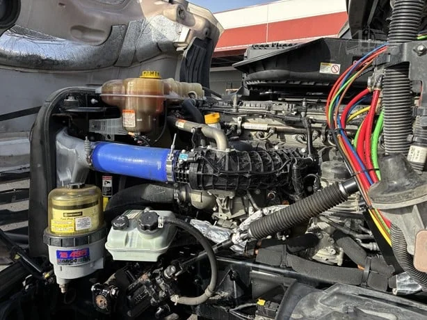 2022 Freightliner Cascadia - image 12