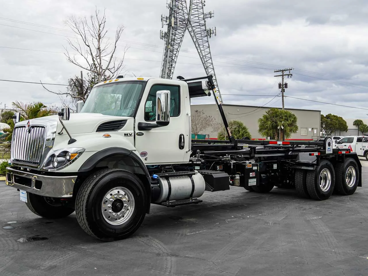 2025 Volvo VHD 400 — photo 4