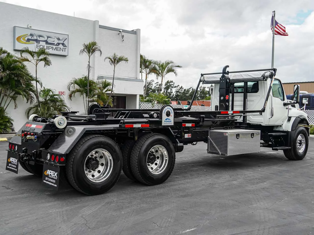 2025 Volvo VHD 400 — photo 5