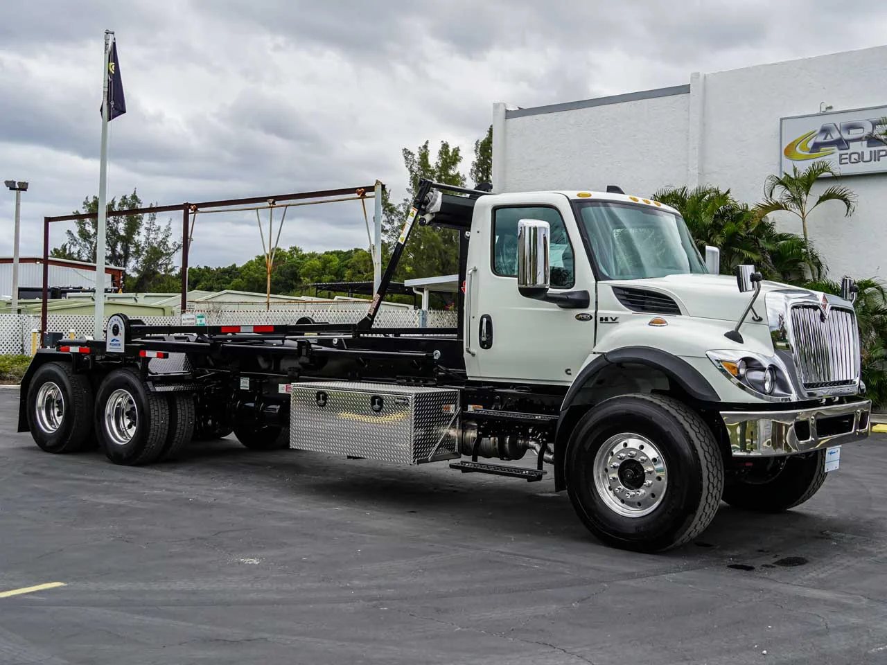 2025 Volvo VHD 400 — photo 3