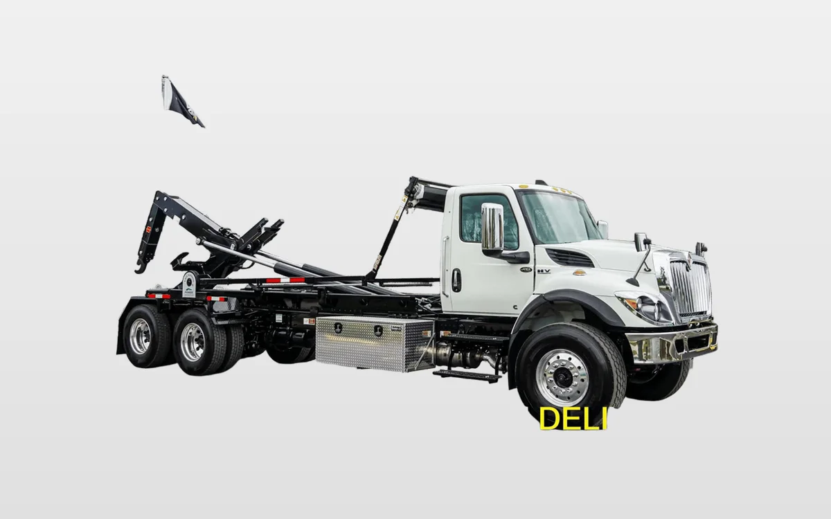 2025 Volvo - image 1