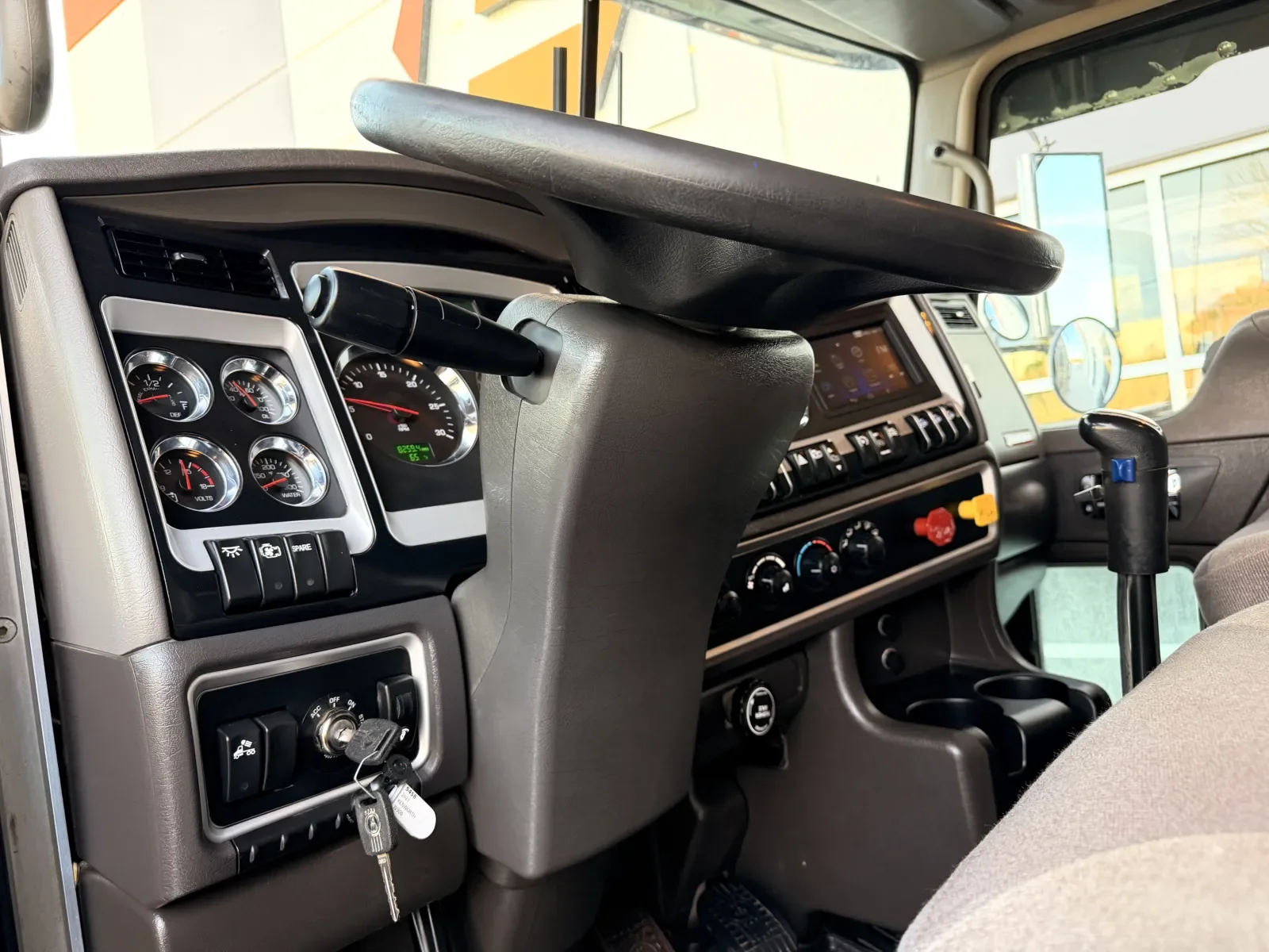 2021 Kenworth W900 - image 16