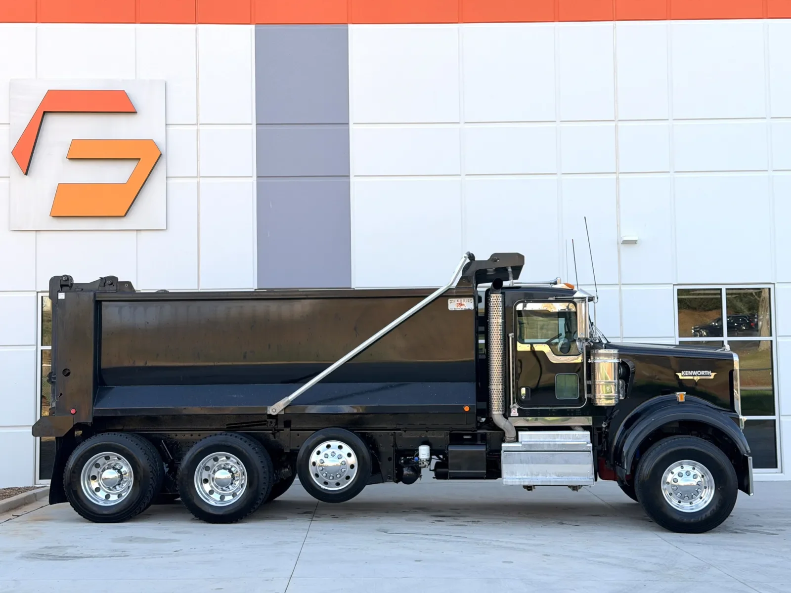 2021 Kenworth W900 - image 4