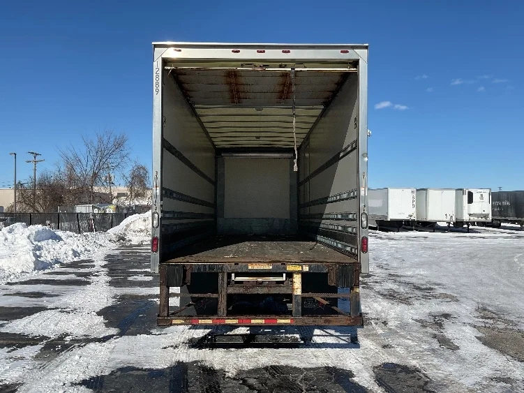 2018 Freightliner M2 106 - image 9