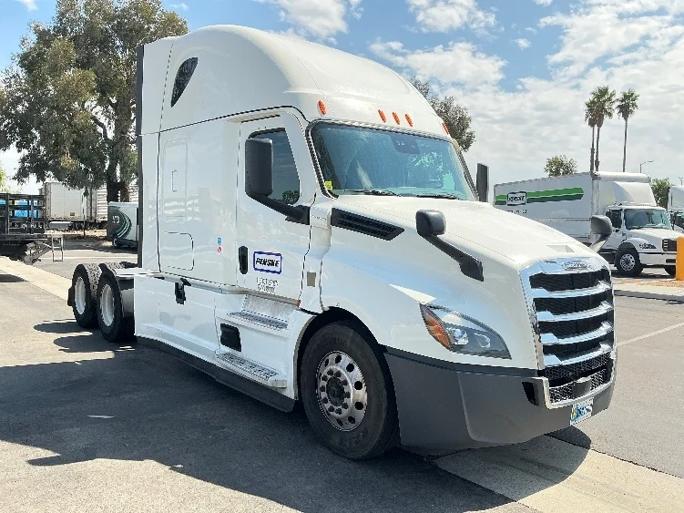 2023 Freightliner Cascadia in Fontana, CA