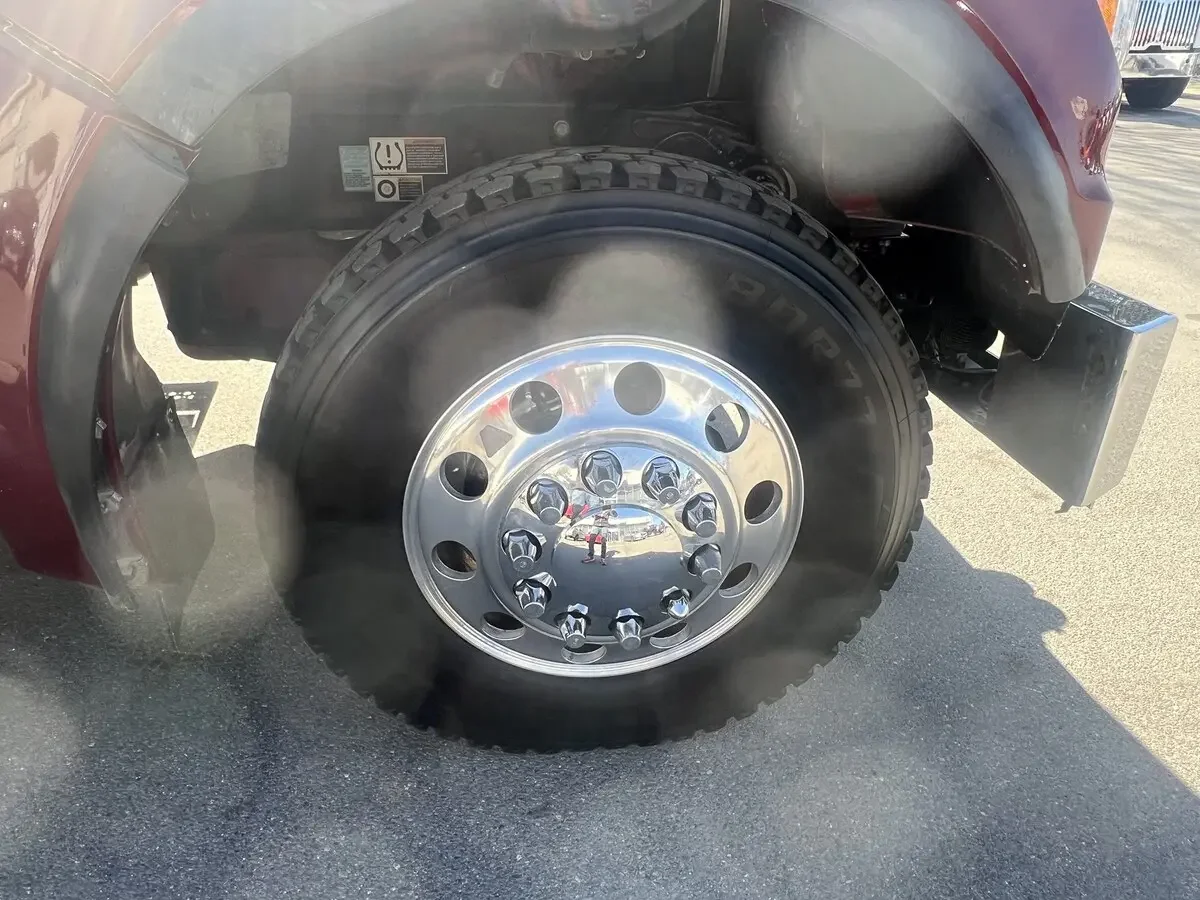 2024 Kenworth W900 - image 12