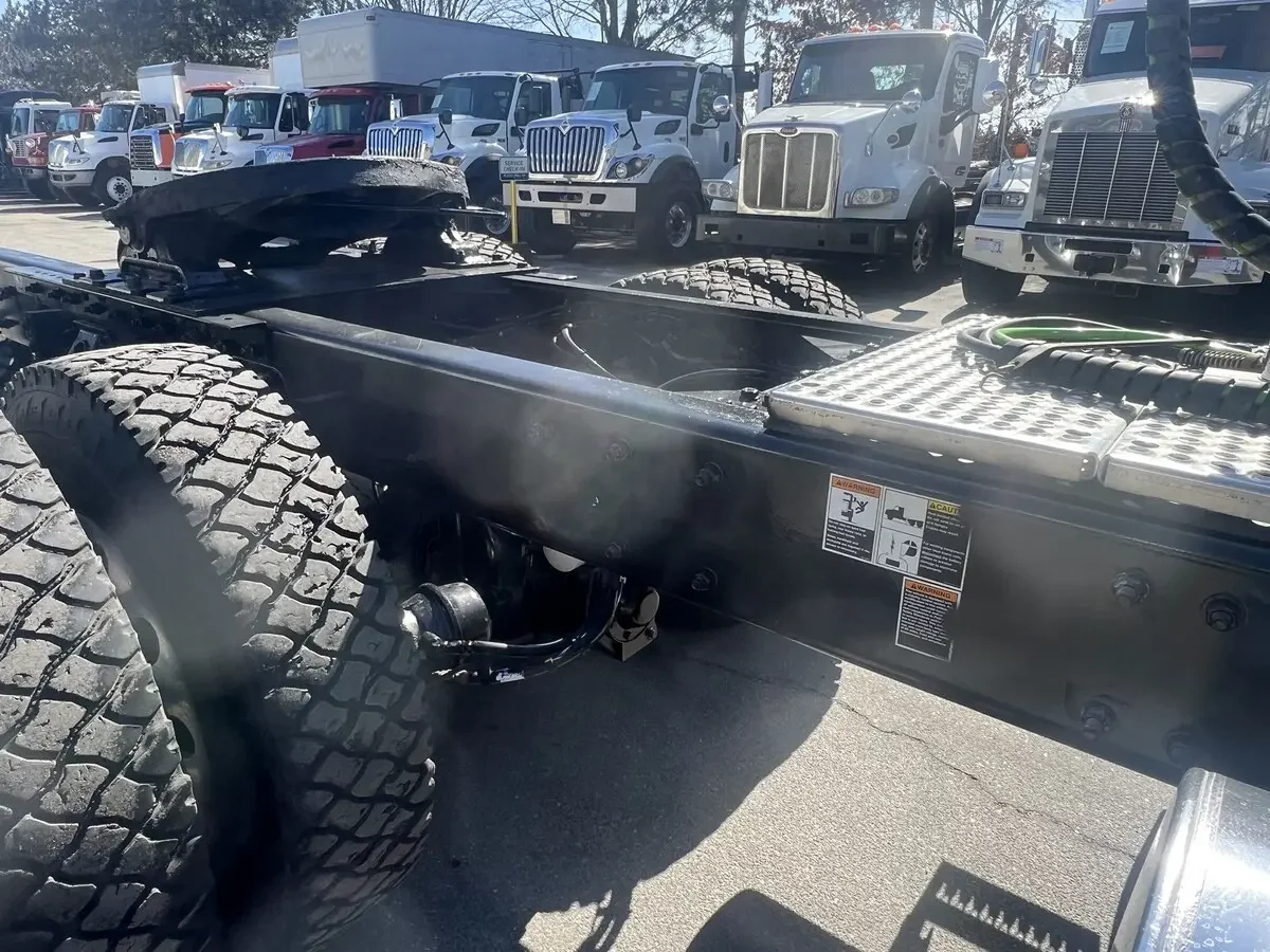 2024 Kenworth W900 - image 16