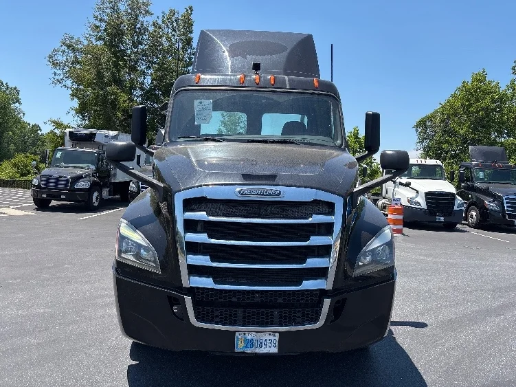 2019 Freightliner Cascadia in Concord, NC — photo 2