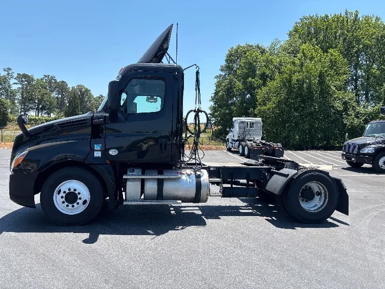 2019 Freightliner Cascadia in Concord, NC — photo 4