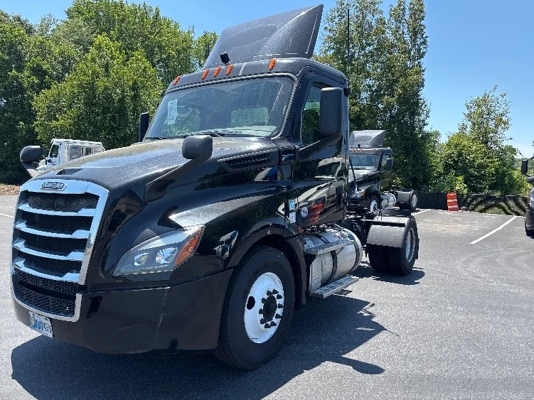 2019 Freightliner Cascadia in Concord, NC — photo 3