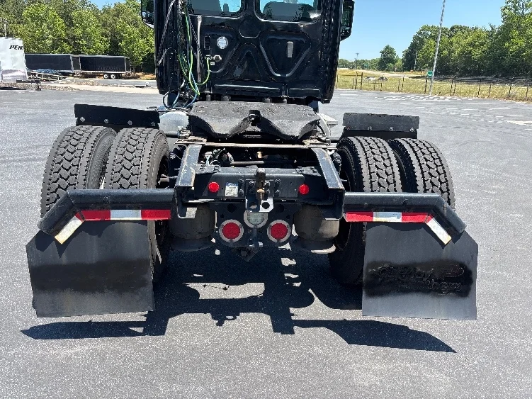 2019 Freightliner Cascadia in Concord, NC — photo 6
