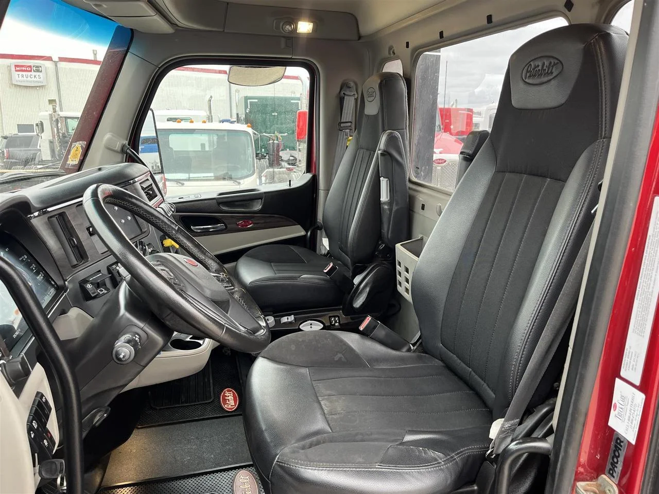 2022 Peterbilt 579 - image 10