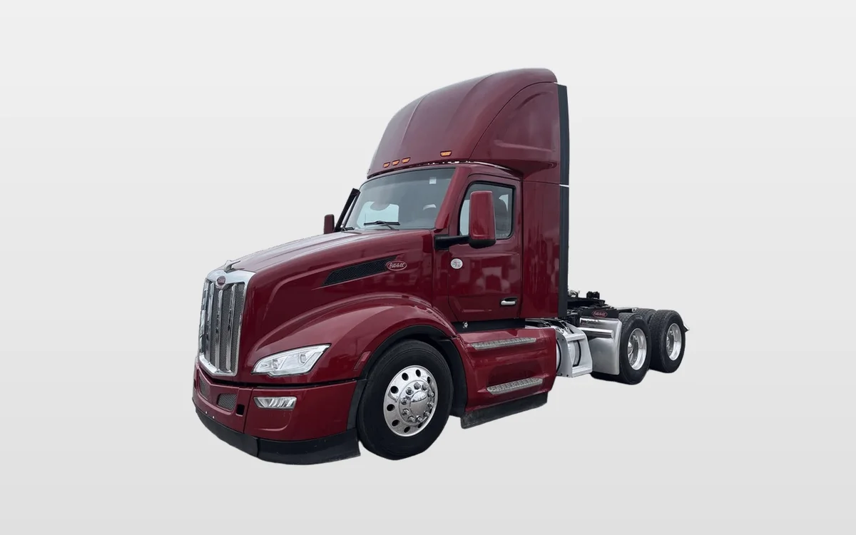 2022 Peterbilt 579 - image 1
