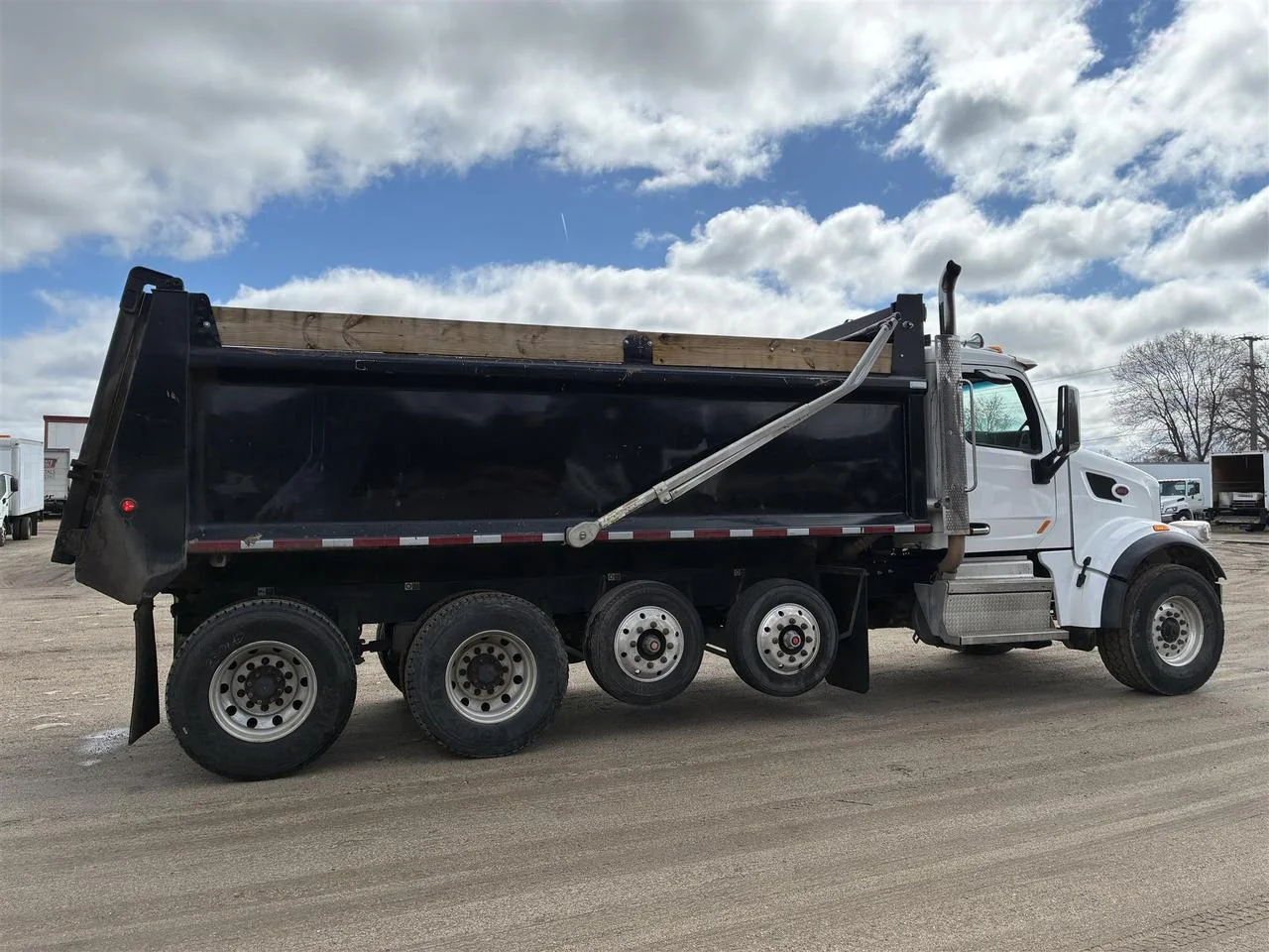 2022 Peterbilt 567 - image 5