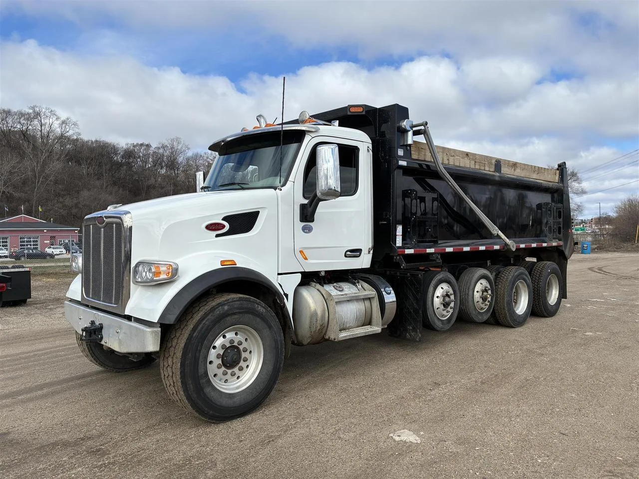 2022 Peterbilt 567 in Eau Claire, WI