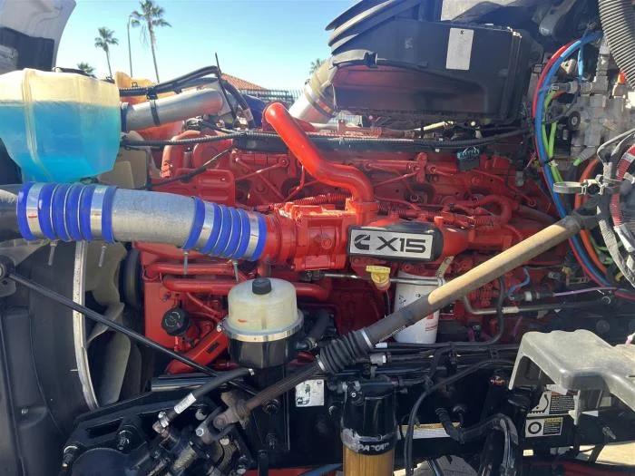 2021 Peterbilt 579 in Sylmar, CA — photo 17
