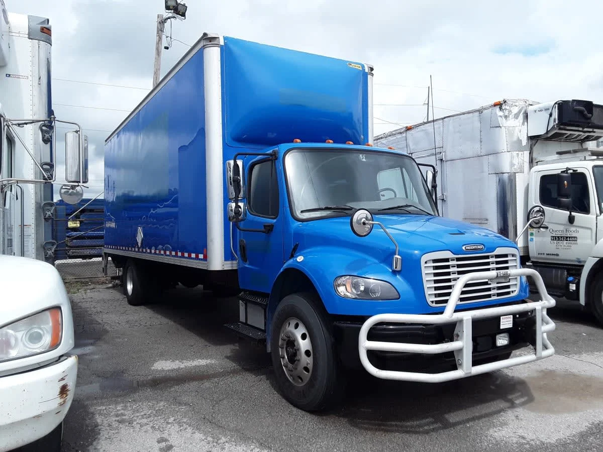 2022 Freightliner M2 106 in Kansas City, MO — photo 3