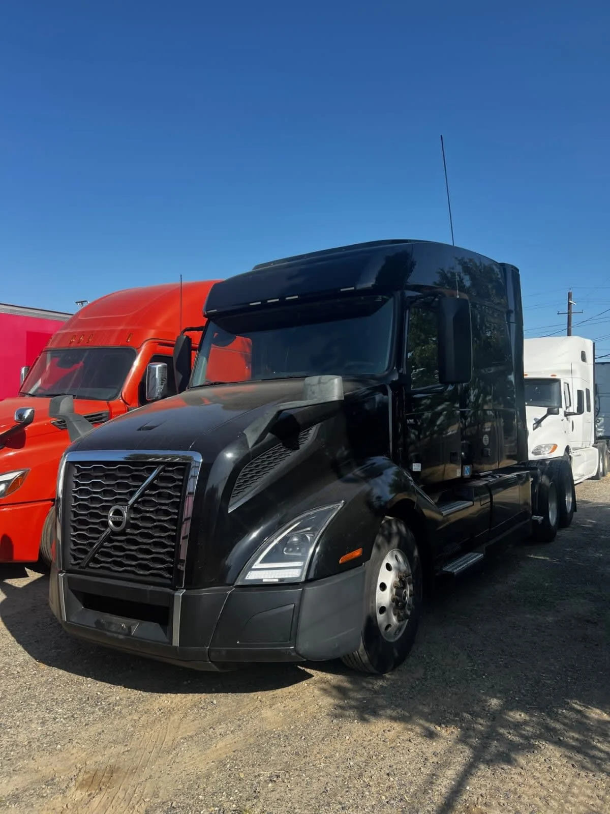 2020 Volvo VNL 860 in West Sacramento, CA
