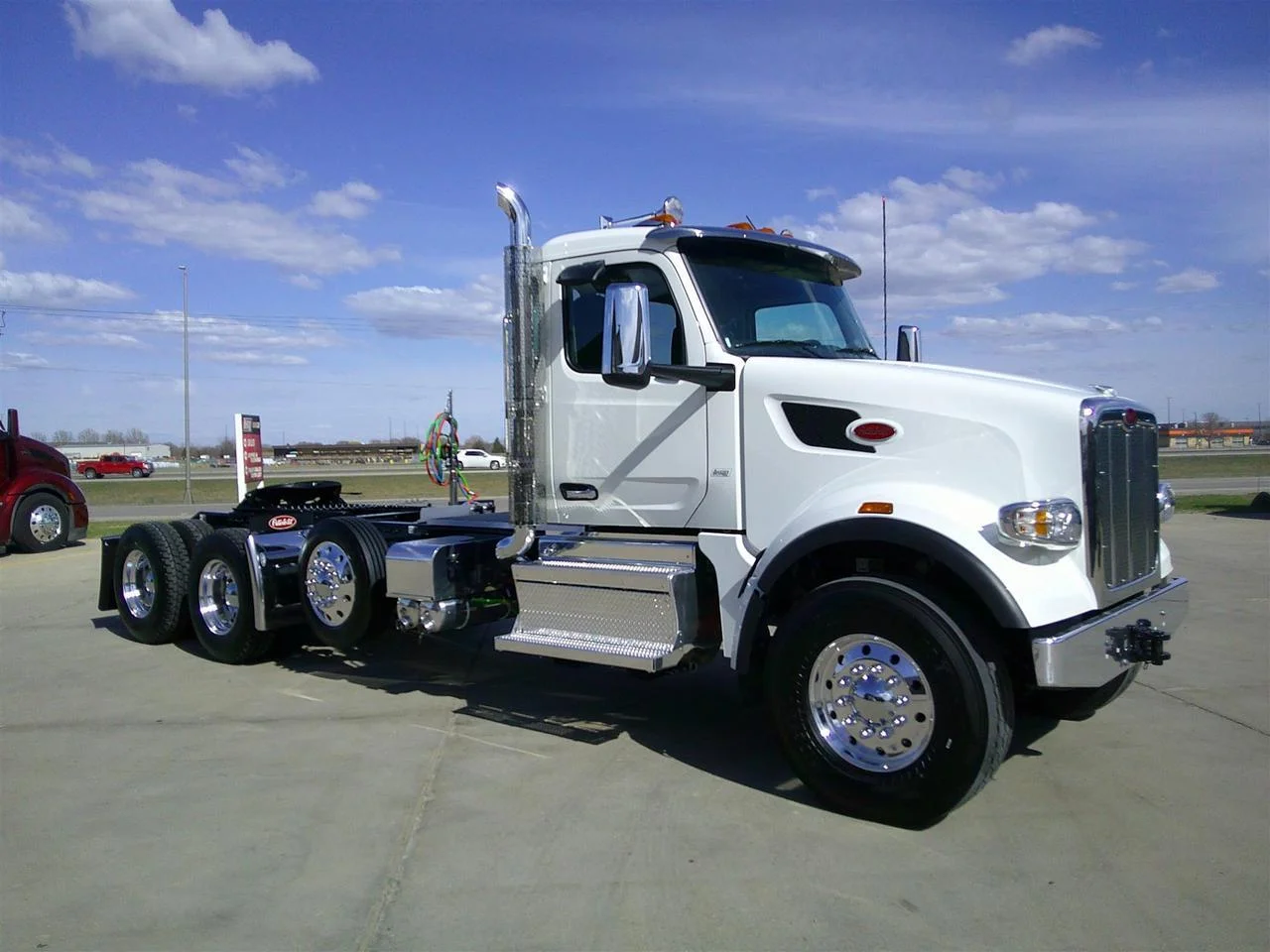 2027 Peterbilt 567 in Fargo, ND — photo 2