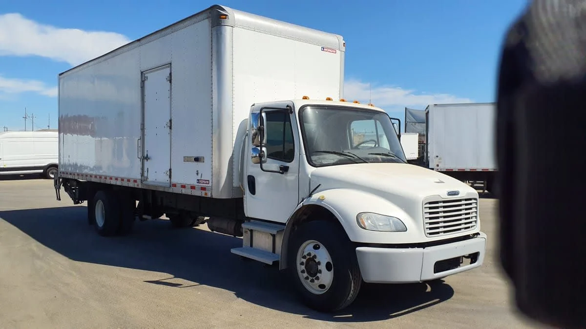 2016 Freightliner M2 106 in Tacoma, WA — photo 3