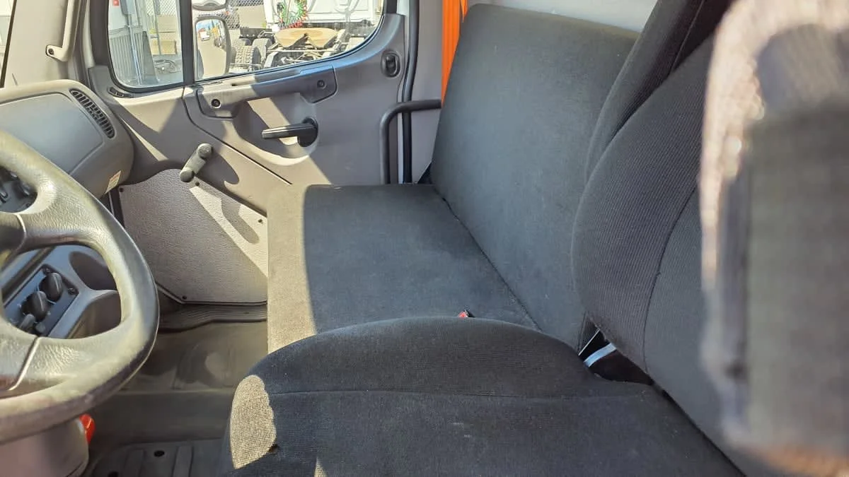 2016 Freightliner M2 106 in Tacoma, WA — photo 7