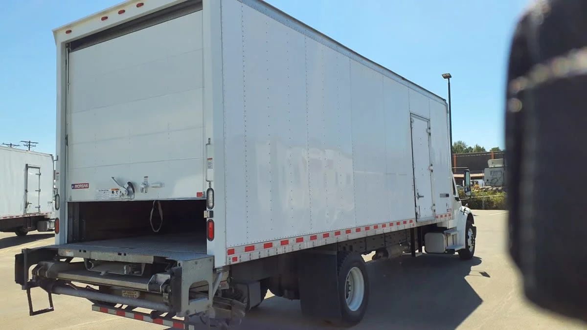 2016 Freightliner M2 106 in Tacoma, WA — photo 4