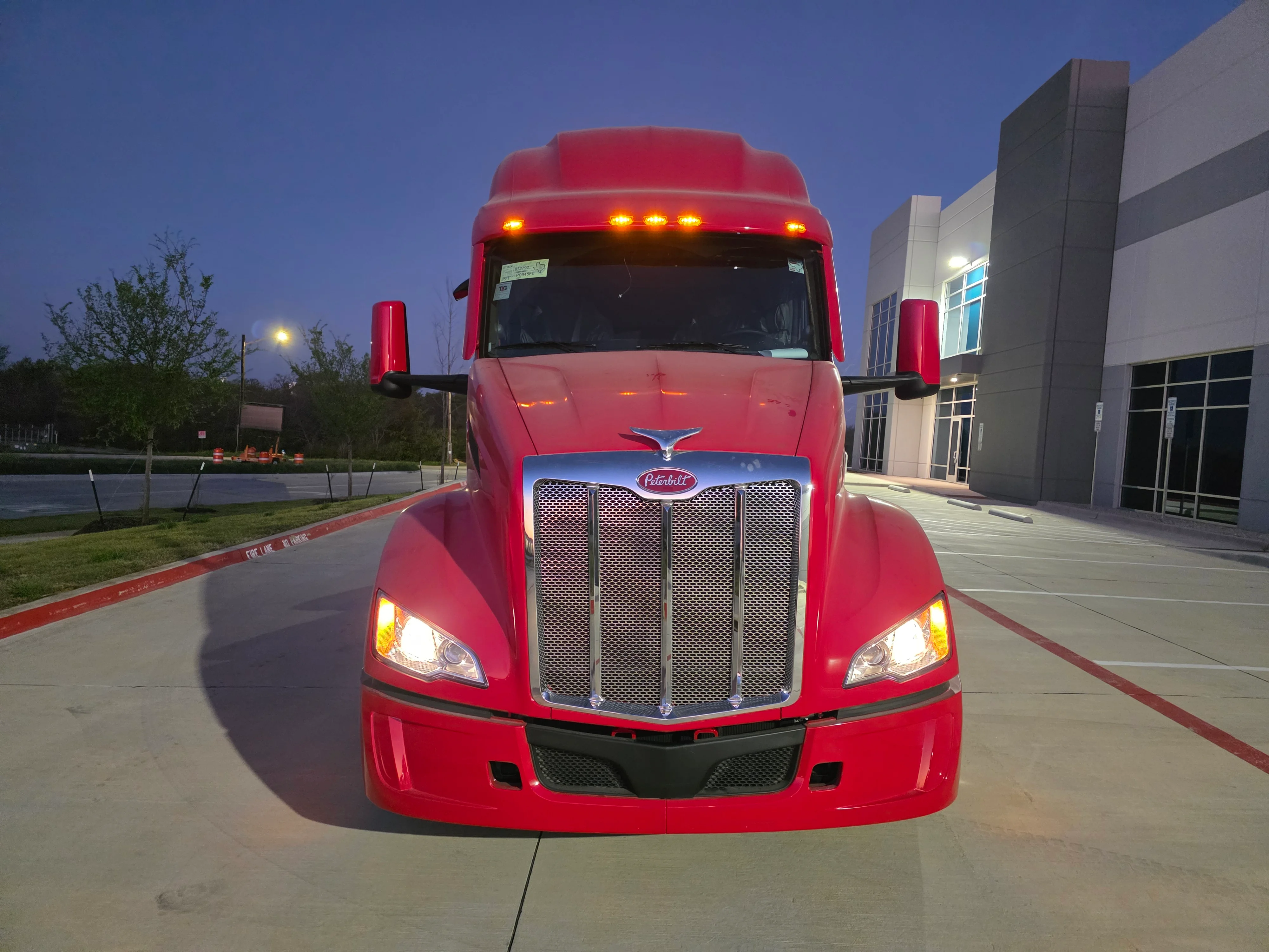 2027 Peterbilt 579 in Dayton, OH — photo 8