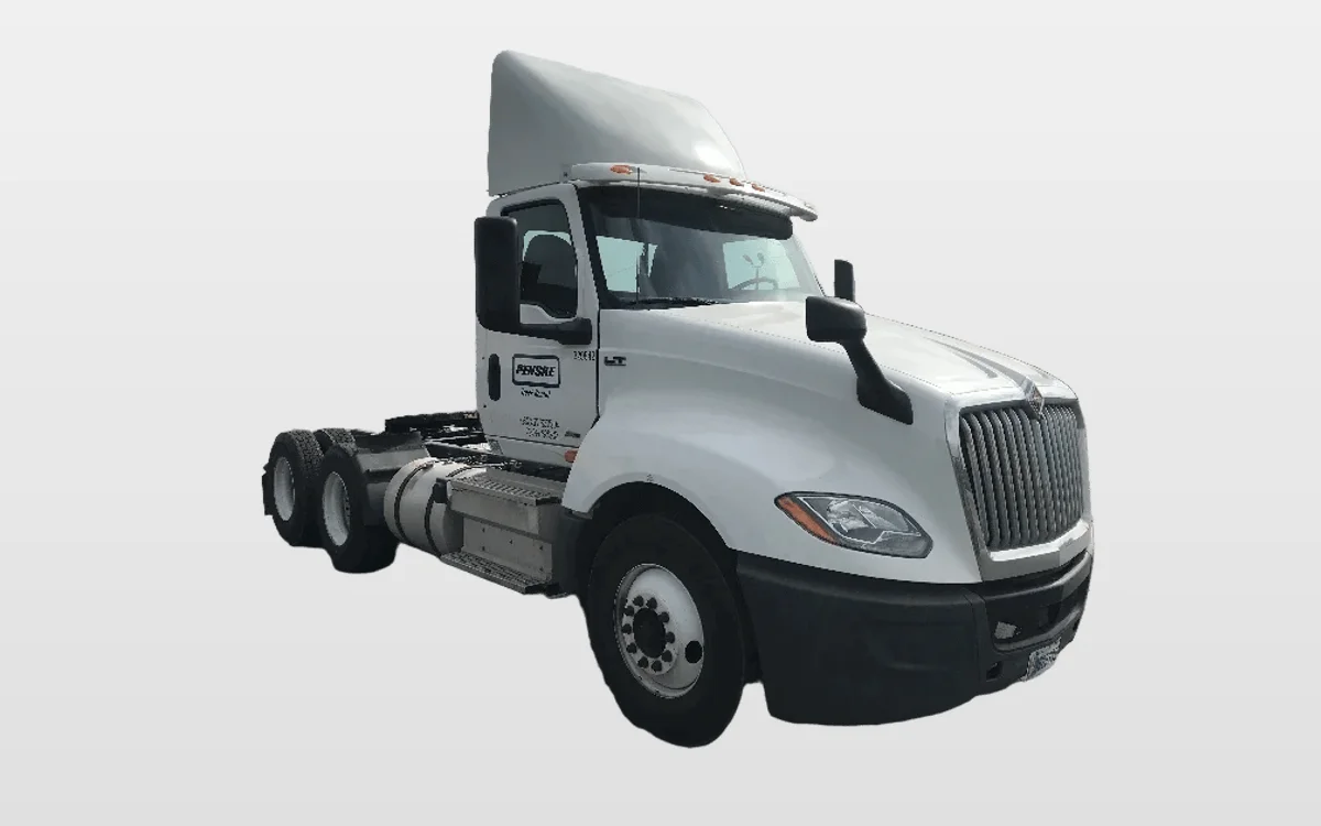 2019 International LT - image 1