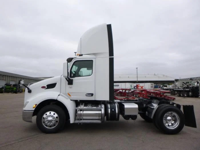 2020 Peterbilt 579 — photo 3