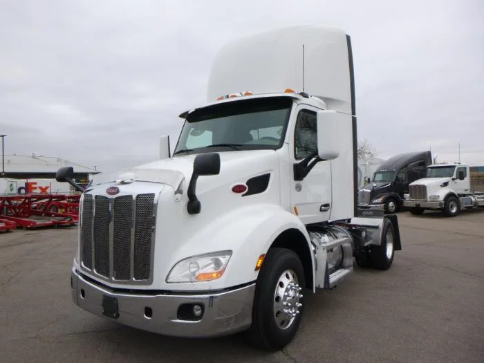 2020 Peterbilt 579 — photo 2