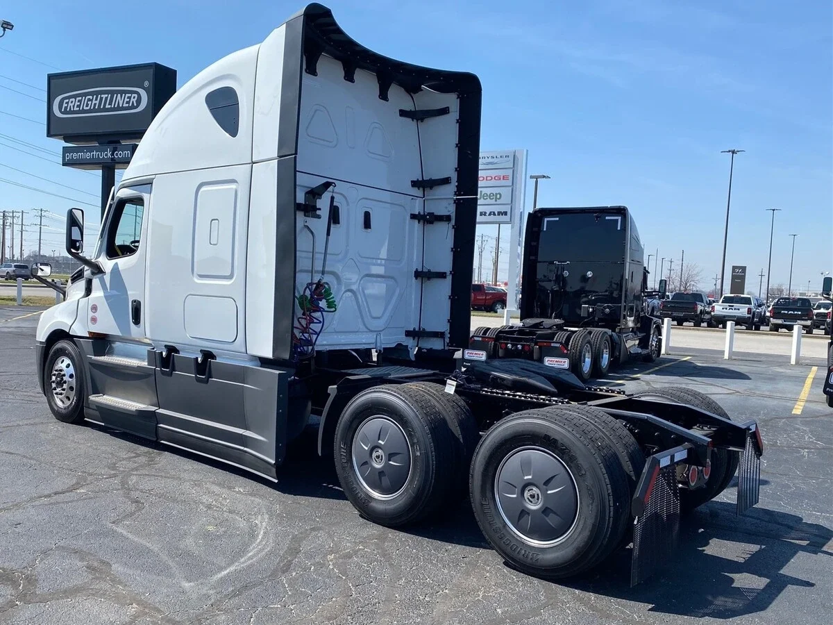 2026 Freightliner Cascadia - image 3