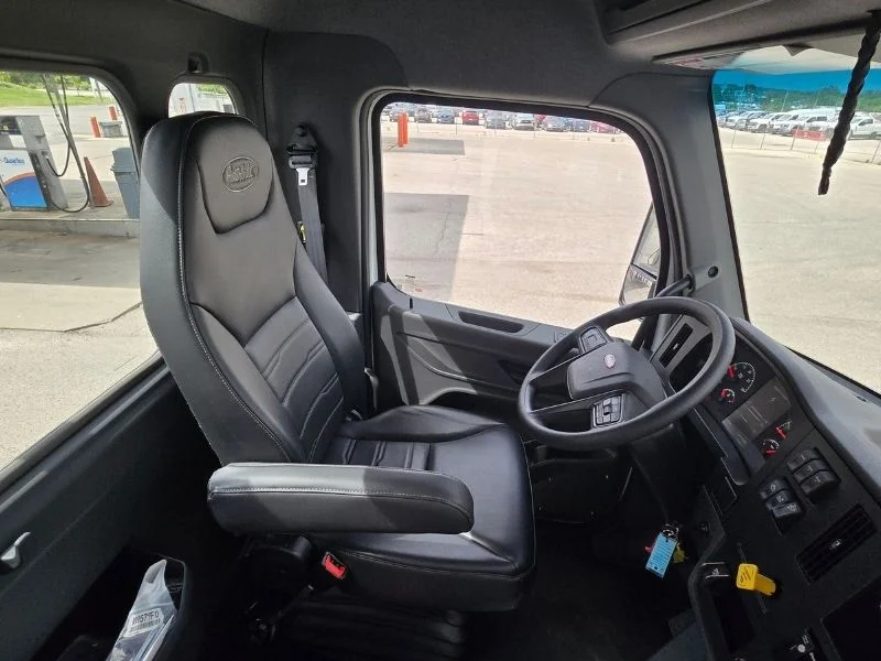 2026 Peterbilt 537 — photo 3