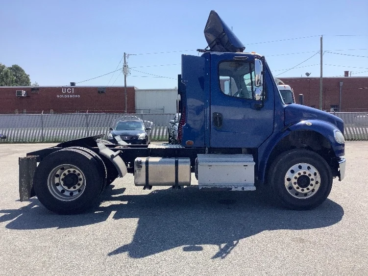 2016 Freightliner M2 106 - image 8