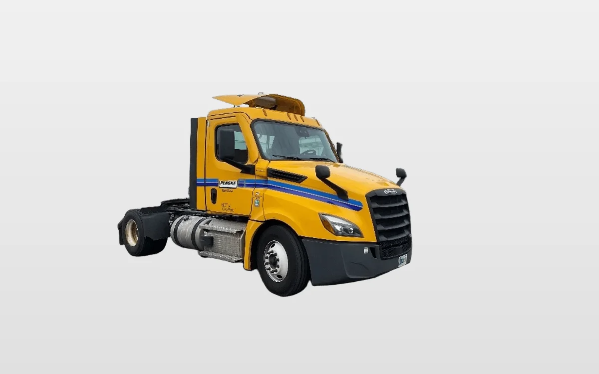 2022 Freightliner Cascadia - image 1