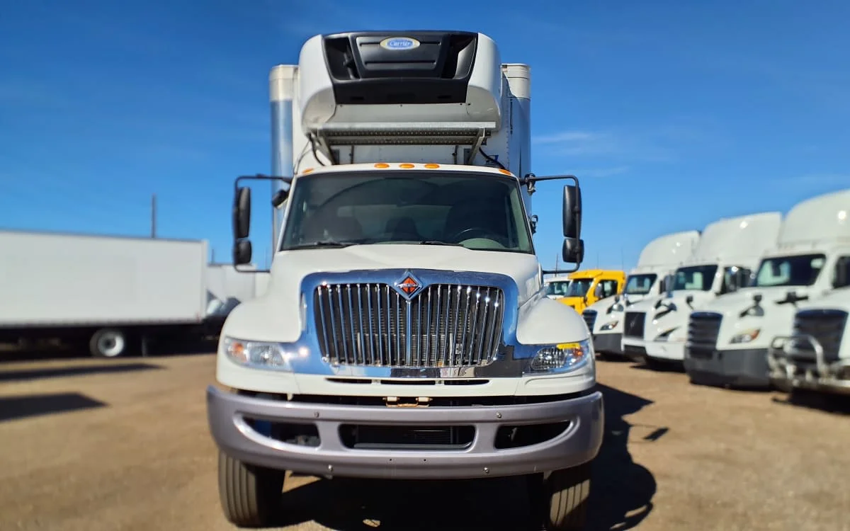 2015 International 4300 - image 2