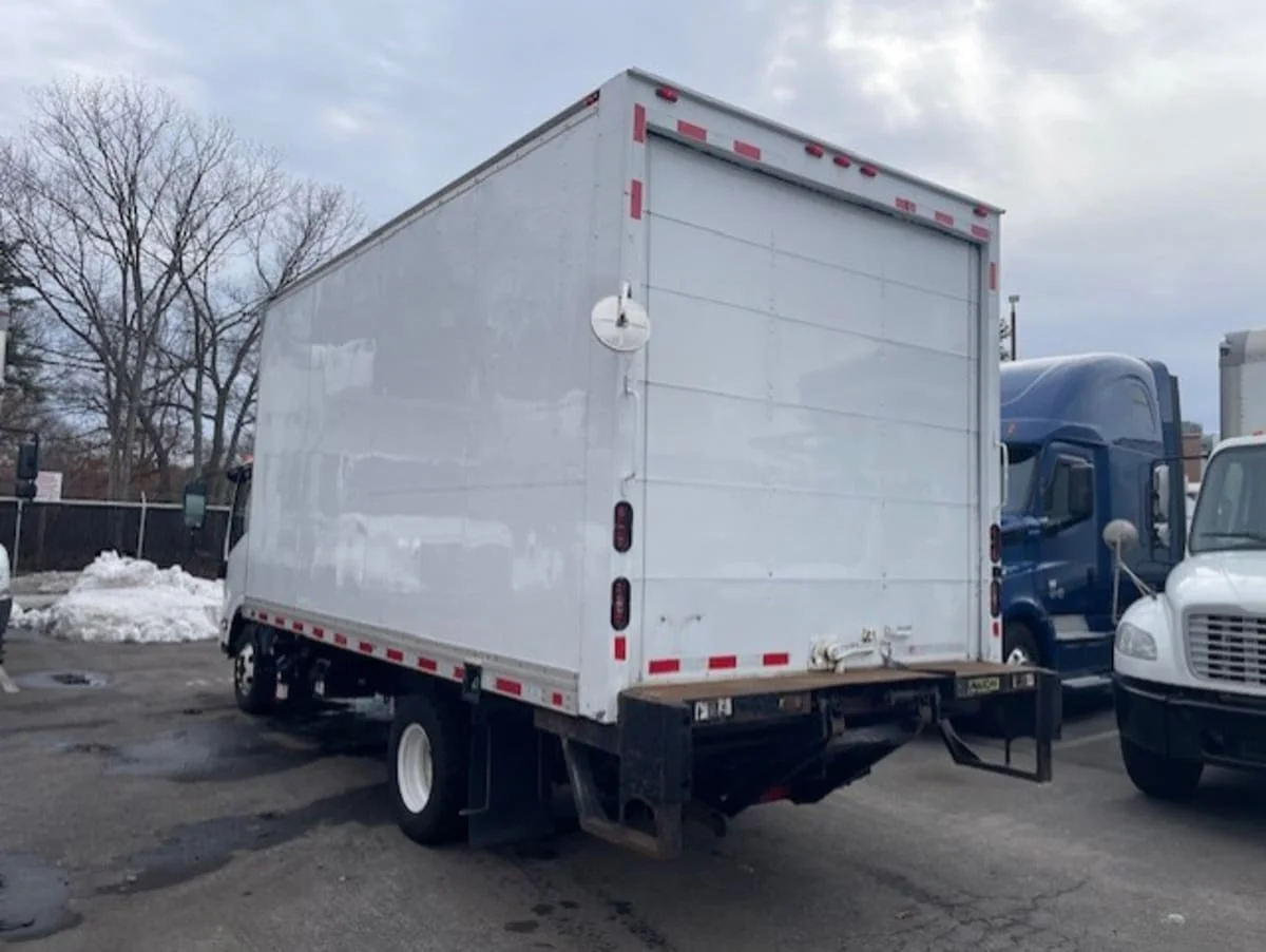 2018 Isuzu NPR - image 6