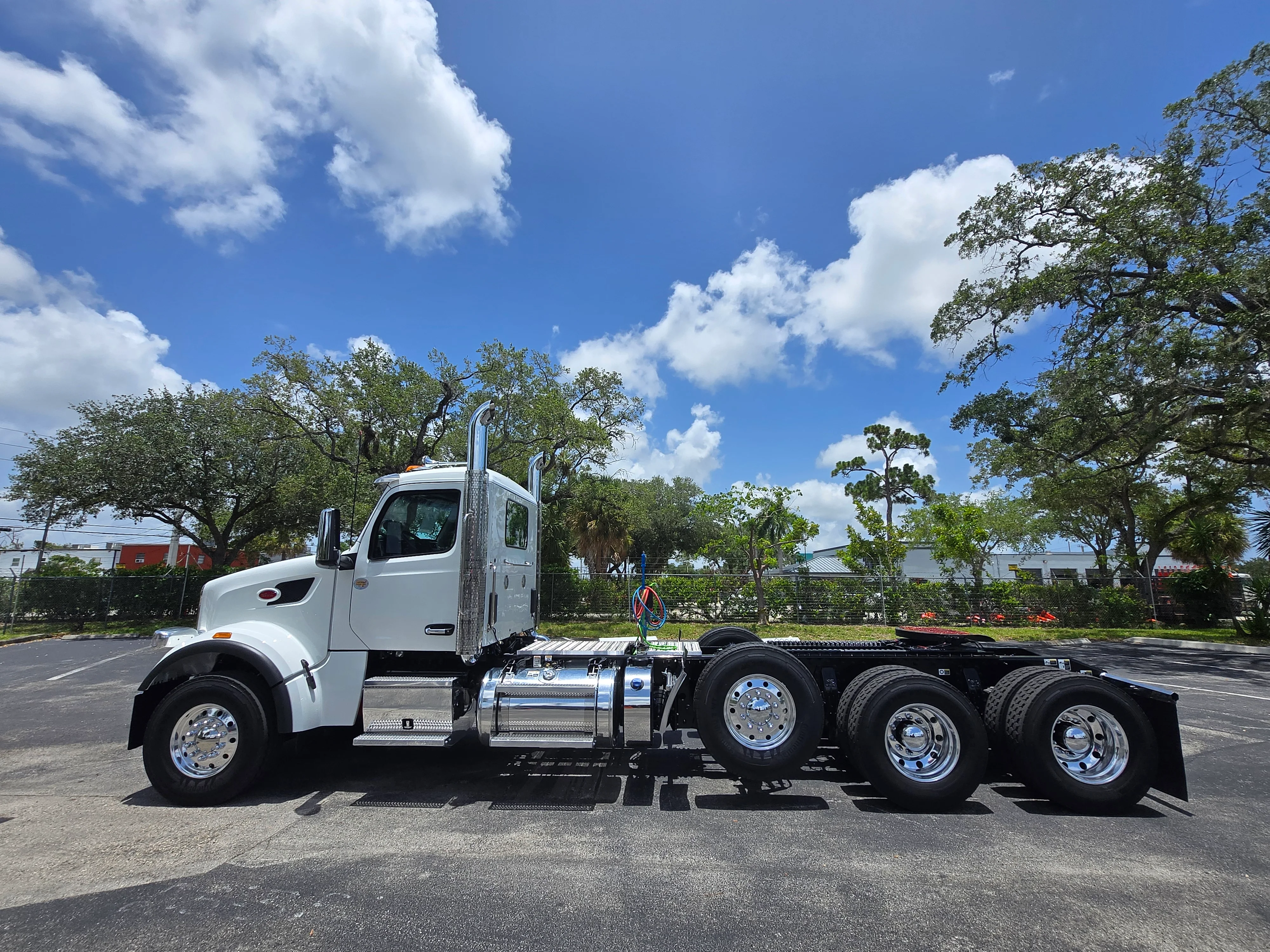 2026 Peterbilt 567 in Fort Lauderdale, FL — photo 8