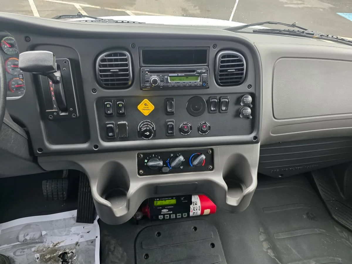 2017 Freightliner M2 106 in Bensalem, PA — photo 14
