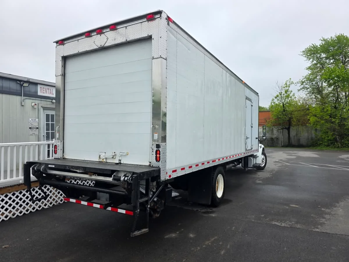 2017 Freightliner M2 106 in Bensalem, PA — photo 4