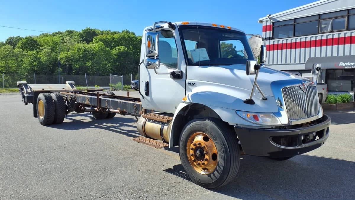 2020 International MV in Salisbury, MA — photo 3