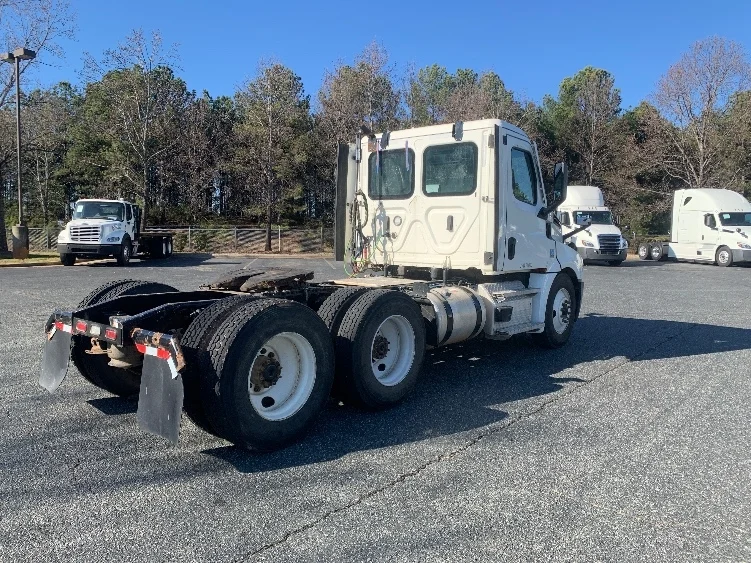2021 Freightliner Cascadia in Concord, NC — photo 7
