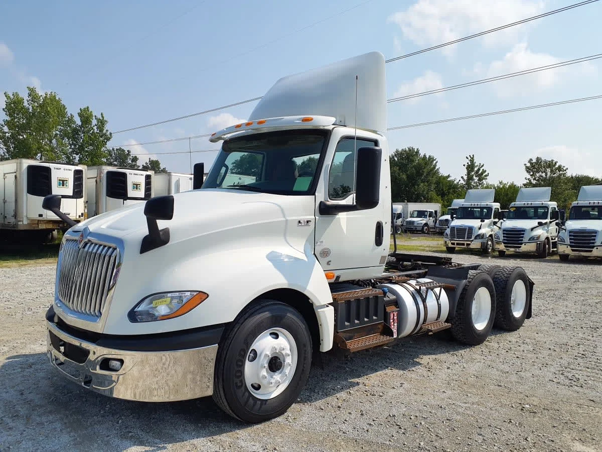 2019 International LT in Bolingbrook, IL