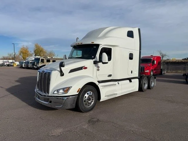 2026 Peterbilt 579 - image 2