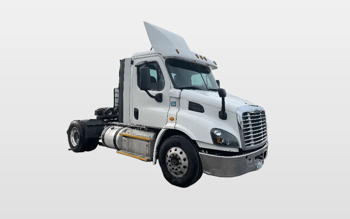 2017 Freightliner Cascadia - image 1
