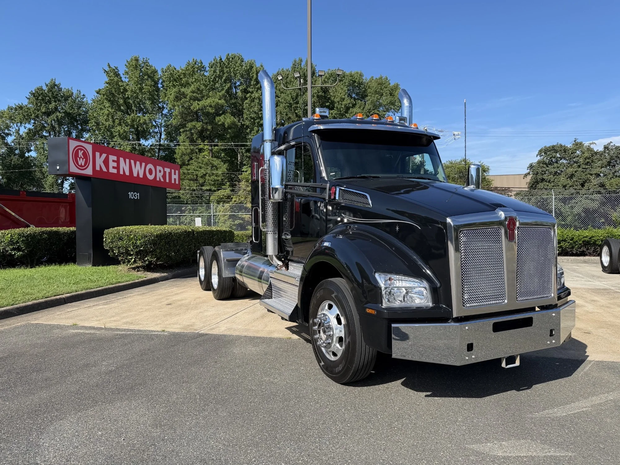 2024 Kenworth T880